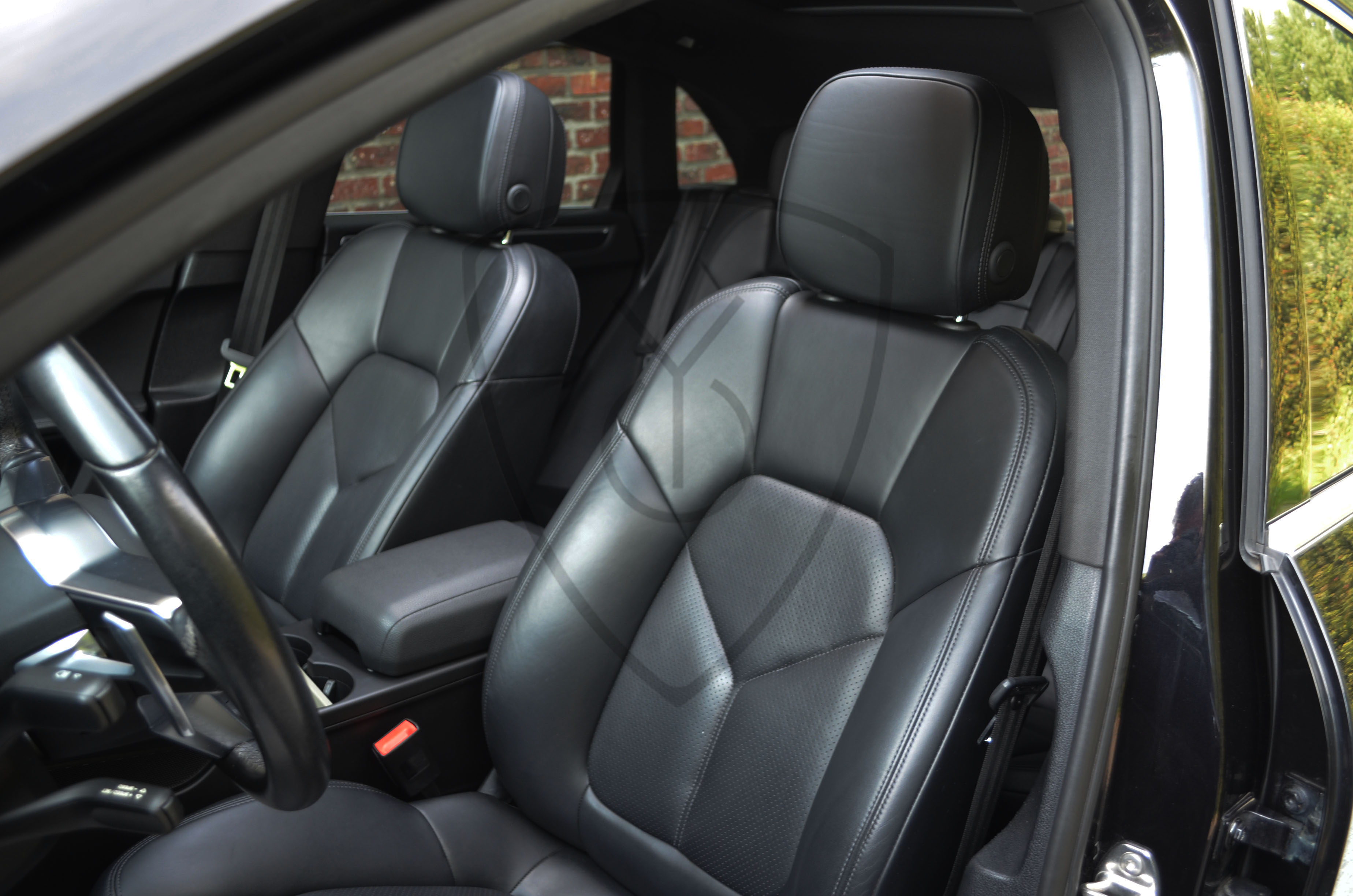 PORSCHE MACAN — image 4